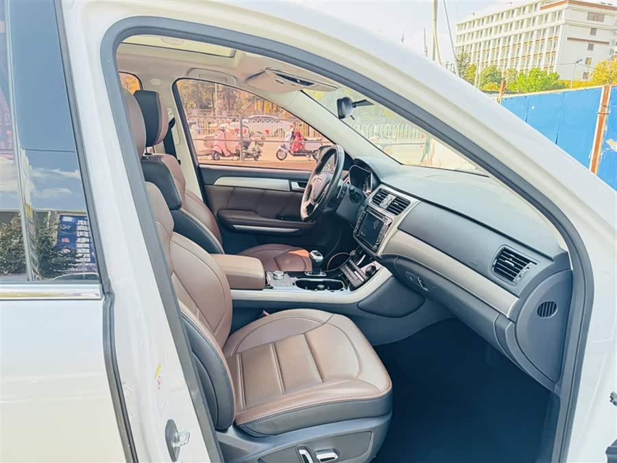 Haval H8 2017 car image #15