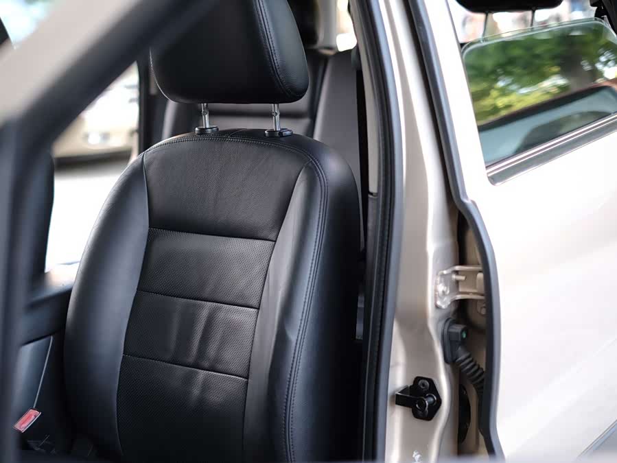 Ford Escape (Imported) 2007 immagine di auto #15