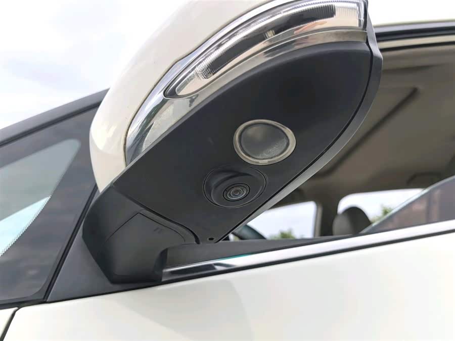 BYD M6 2016 car image #15