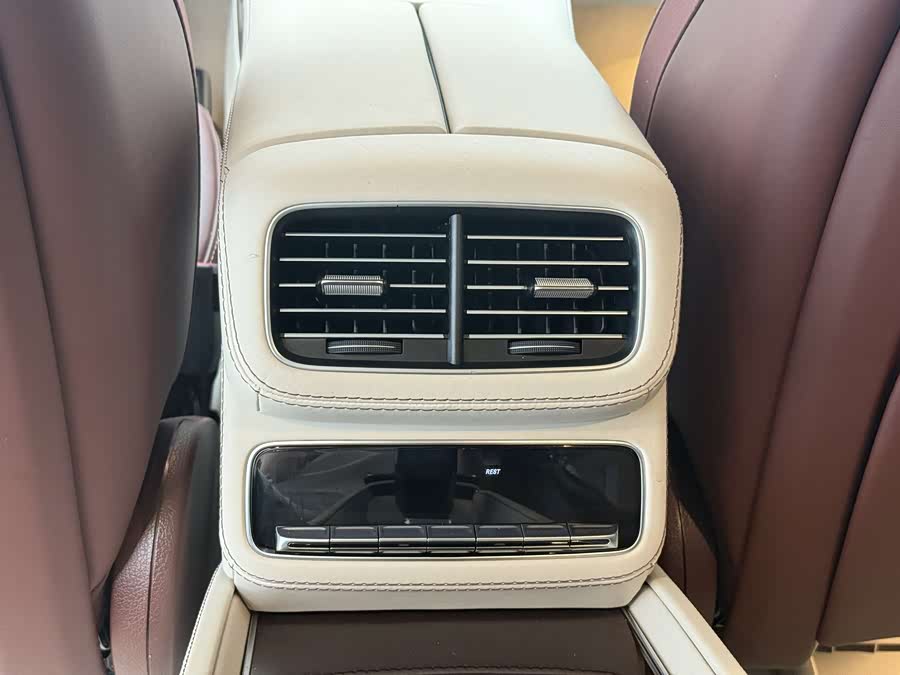 Mercedes-Benz Maybach GLS 2022 #15 Mercedes-Benz Maybach GLS 2022 car image #15