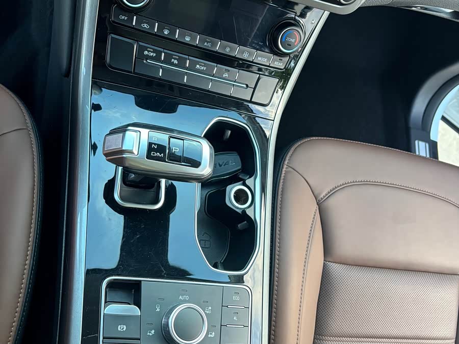 Haval H8 2017 car image #15