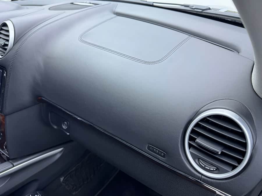 Mercedes-Benz GL Class 2011 car image #15