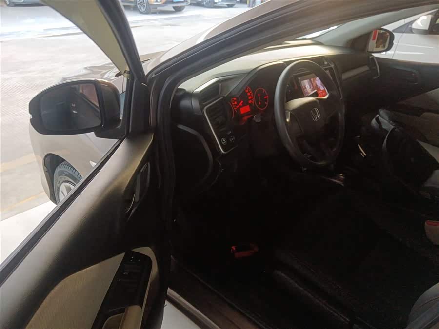 Honda Greiz 2017 #15 Honda Greiz 2017 صورة سيارة #15