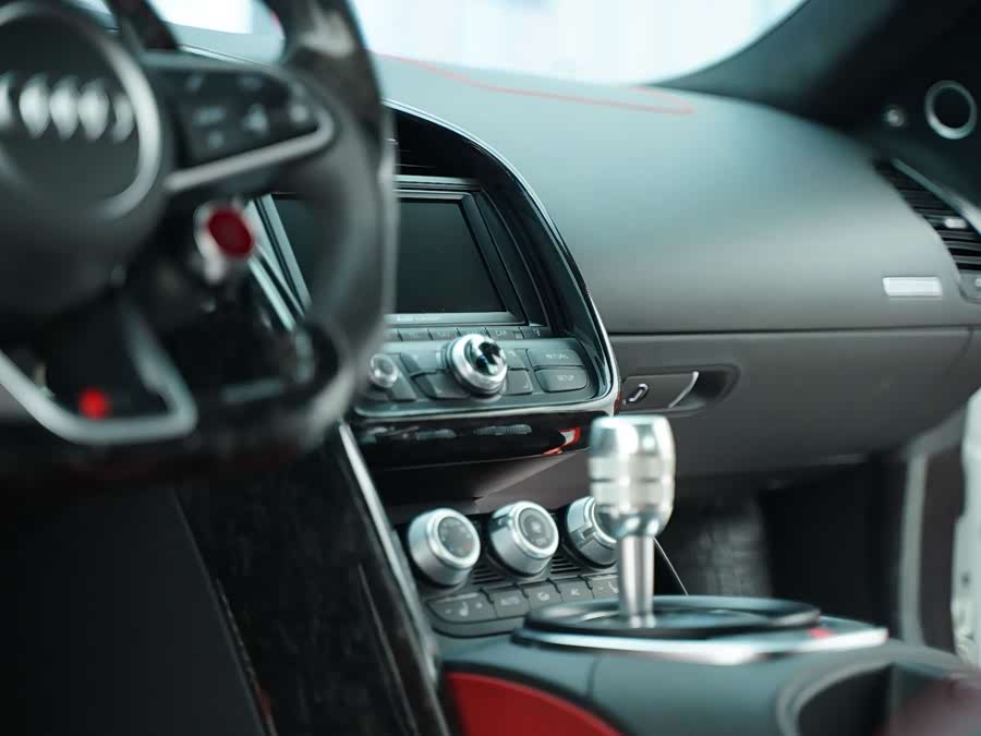 Audi R8 2013 #15 Audi R8 2013 car image #15