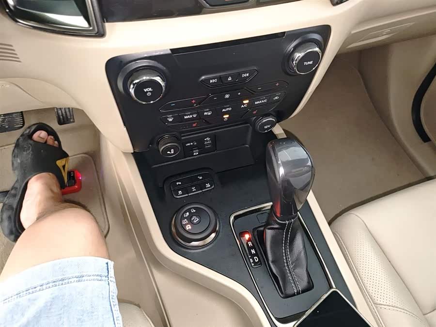 Ford Everest 2015 car image #15