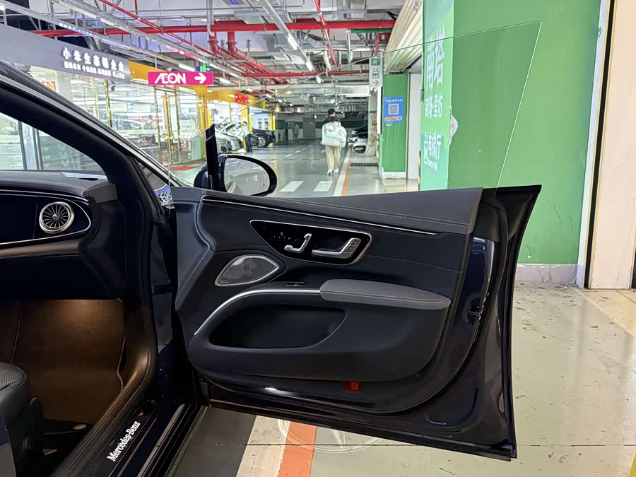 Mercedes-Benz EQS Class 2023 car image #15