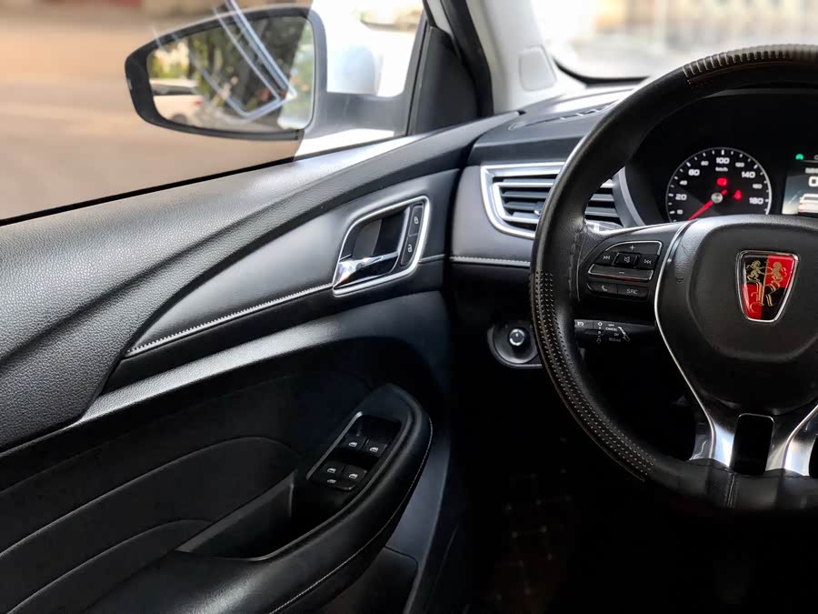 Roewe i5 2019 #15 Roewe i5 2019 car image #15