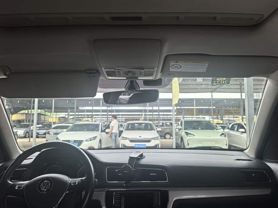 Volkswagen Cross Lavida 2016 car image #15