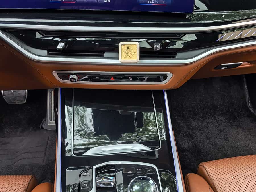 BMW X7 M60i 2023 #15 BMW X7 M60i 2023 car image #15