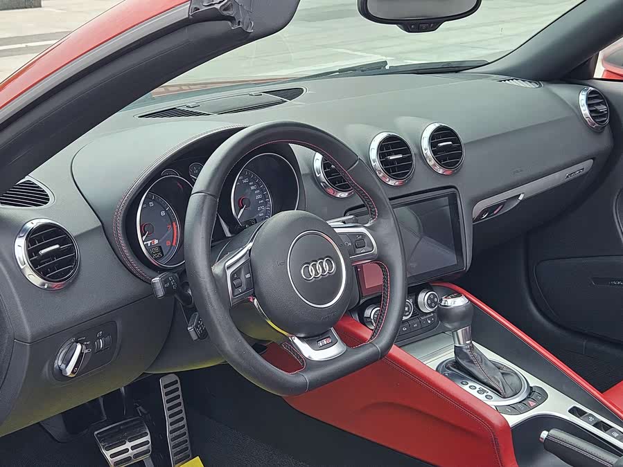 Audi TTS 2015 car image #15