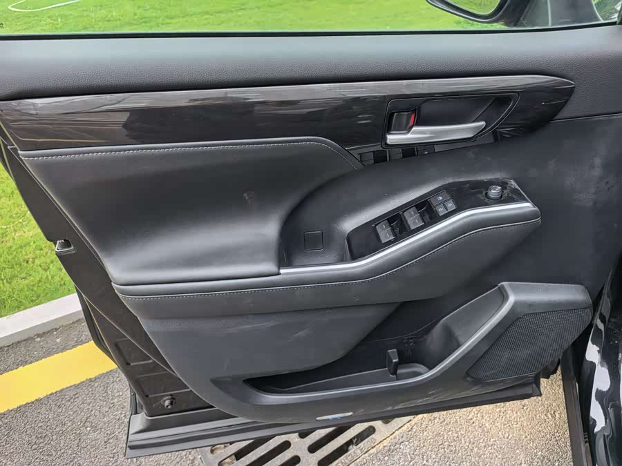 Toyota Crown Kluger 2025 car image #15