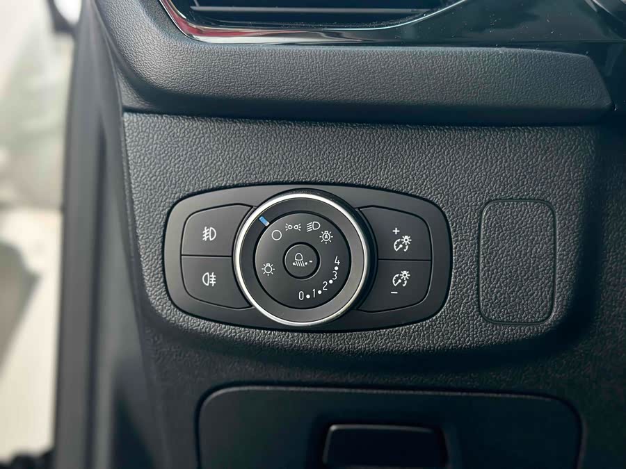 Ford Focus Active 2021 #15 Ford Focus Active 2021 car image #15