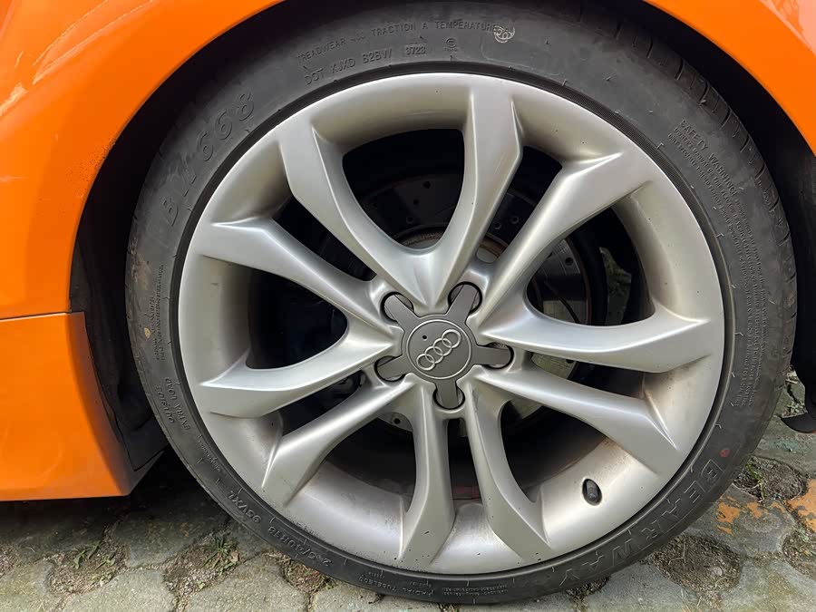 Audi TTS 2010 #15 Audi TTS 2010 car image #15