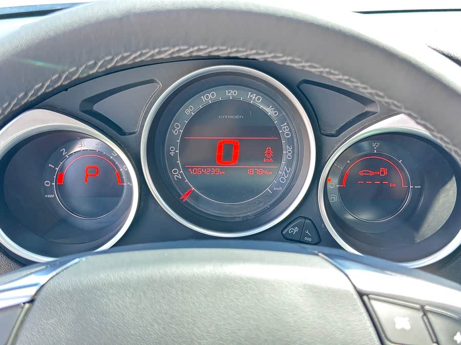 Citroen C4L 2015 car image #15