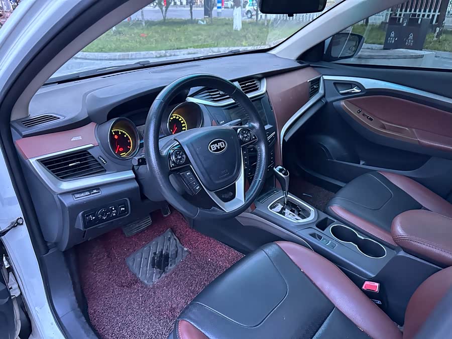 BYD G5 2015 #15 BYD G5 2015 изображение автомобиля #15