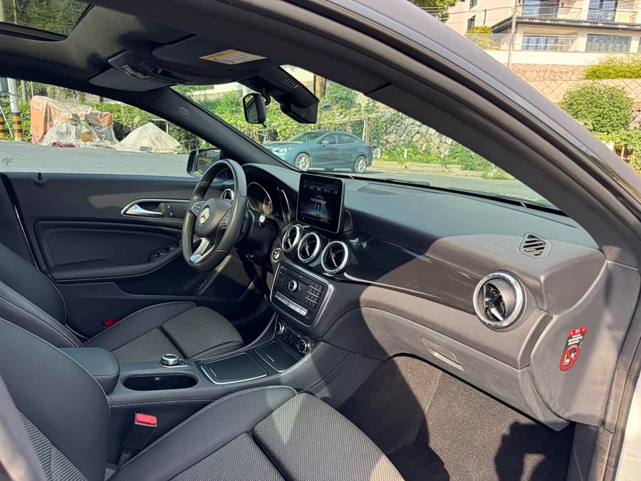 Mercedes-Benz CLA Class (Imported) 2017 #15 Mercedes-Benz CLA Class (Imported) 2017 car image #15
