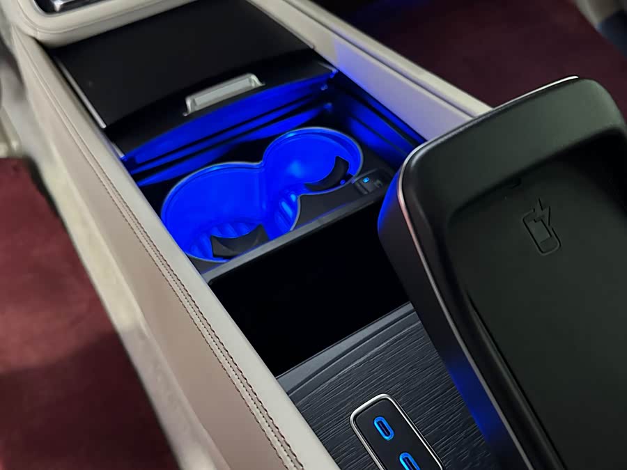 Mercedes-Benz Maybach GLS 2025 car image #15