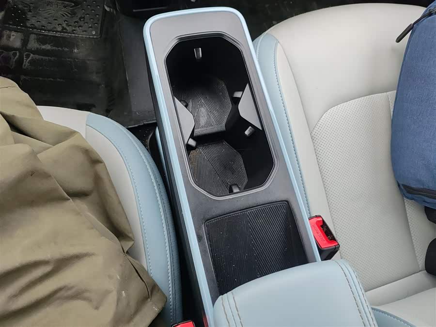 哪吒汽车 哪吒AYA 2023 汽车图片 #15