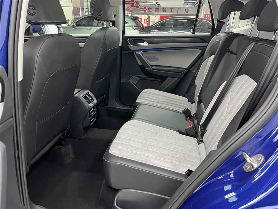 Volkswagen Tayron GTE 2023 #15 Volkswagen Tayron GTE 2023 car image #15