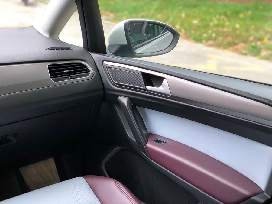 Volkswagen Golf Sportsvan 2018 car image #15