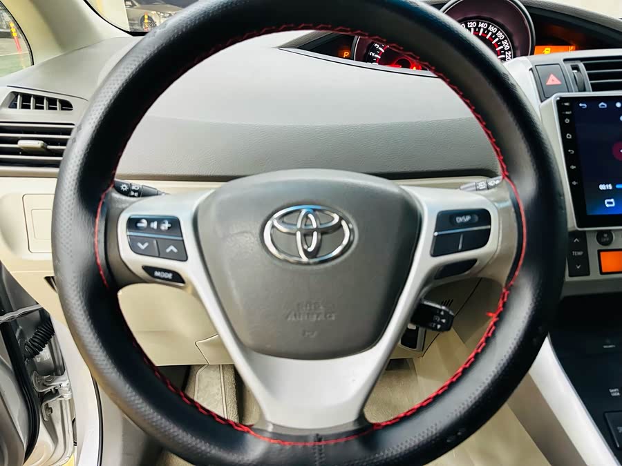 Toyota Reiz 2012 صورة سيارة #15