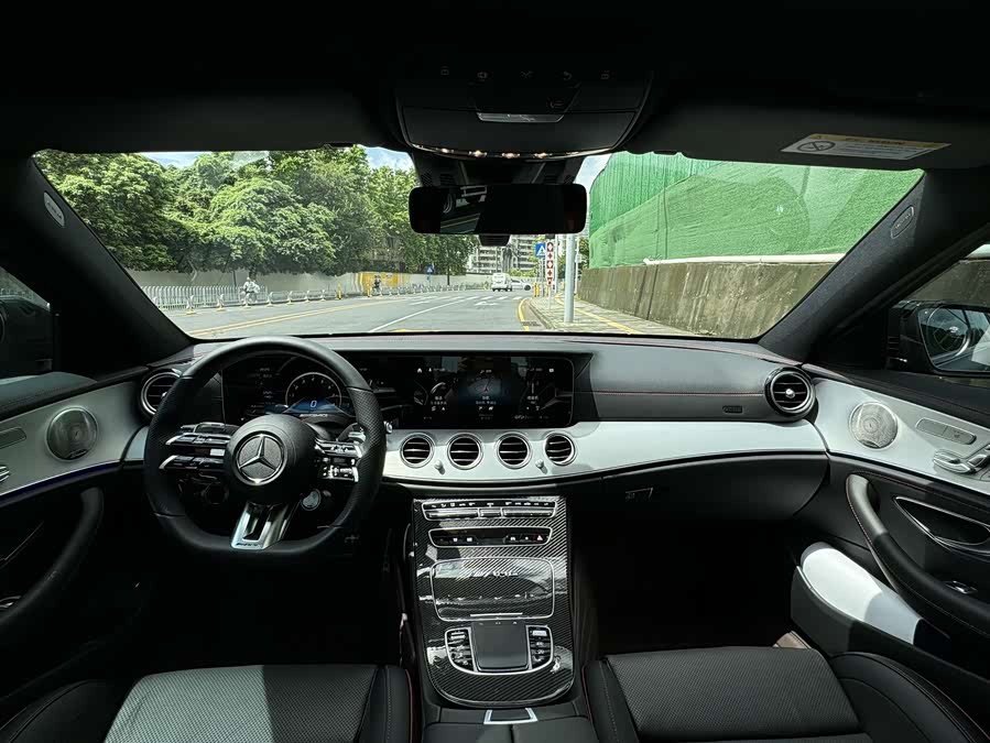 Mercedes-Benz E AMG 2022 immagine di auto #15