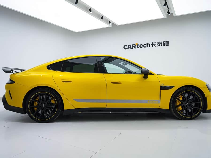 小米汽车 小米SU7 Ultra 2025 汽车图片 #15