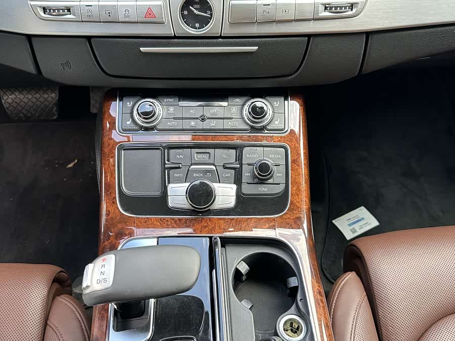 Audi A8 2012 imagen de coche #15