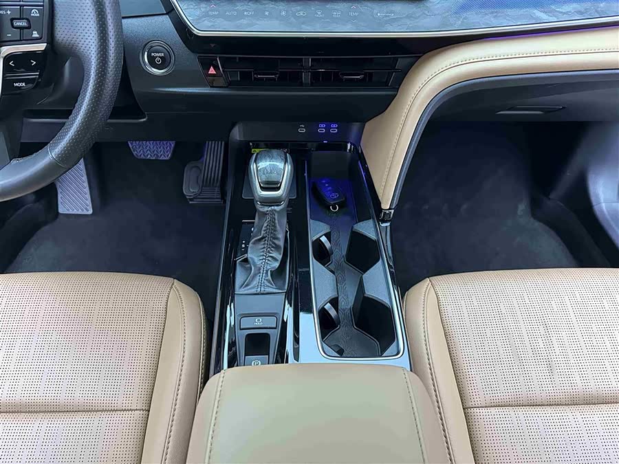 Toyota Camry 2024 car image #15