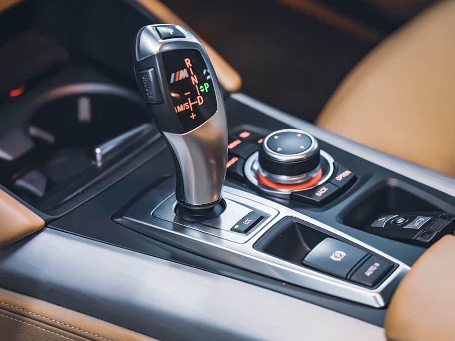 BMW X6 M 2013 car image #15