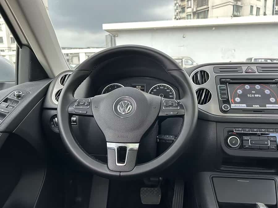 Volkswagen Tiguan 2012 #15 Volkswagen Tiguan 2012 car image #15