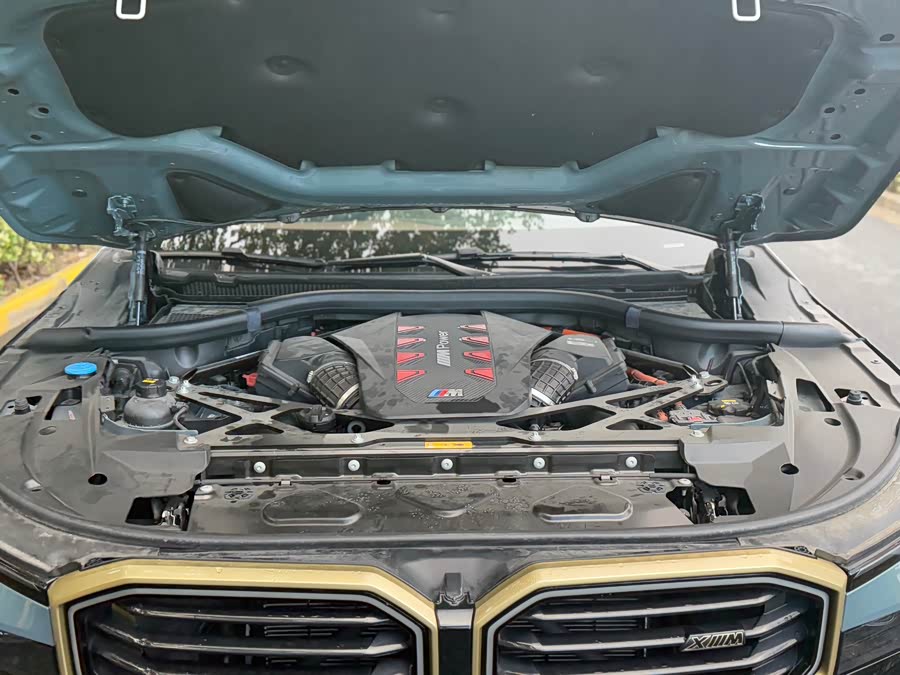 BMW XM 2024 car image #15