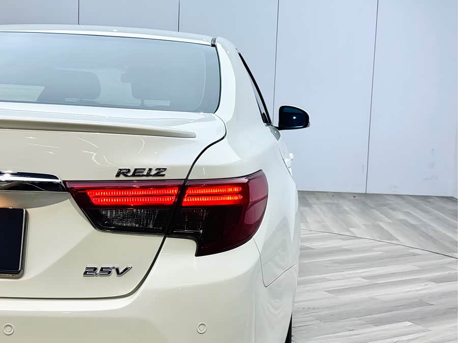 Toyota Reiz 2016 صورة سيارة #15