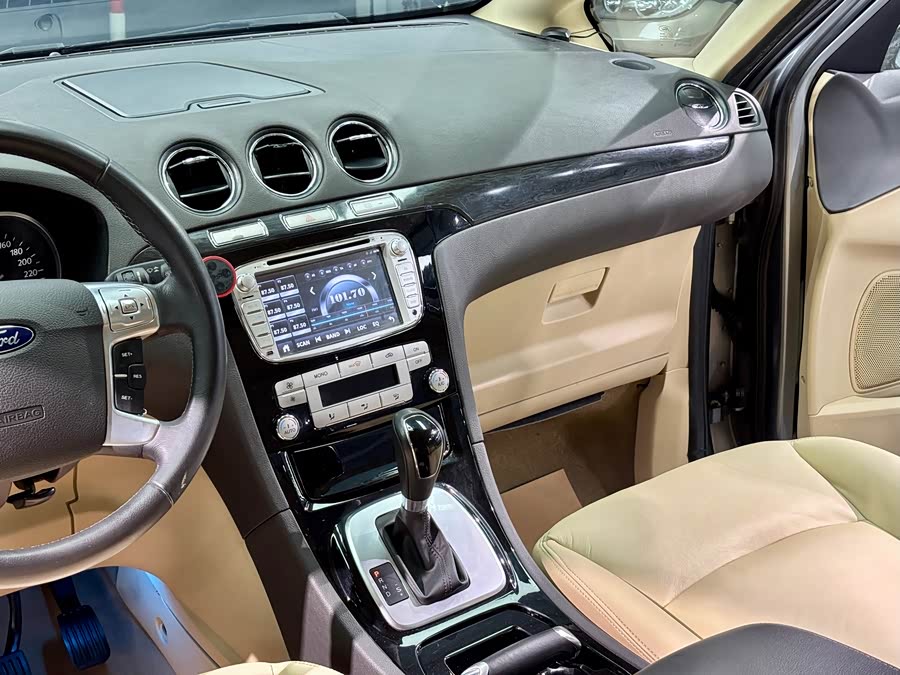 Ford S-MAX 2014 #15 Ford S-MAX 2014 car image #15