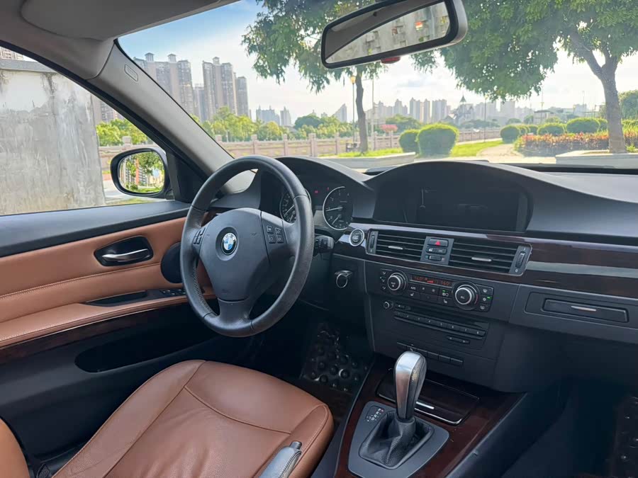 BMW 3 Series (Imported) 2010 car image #15