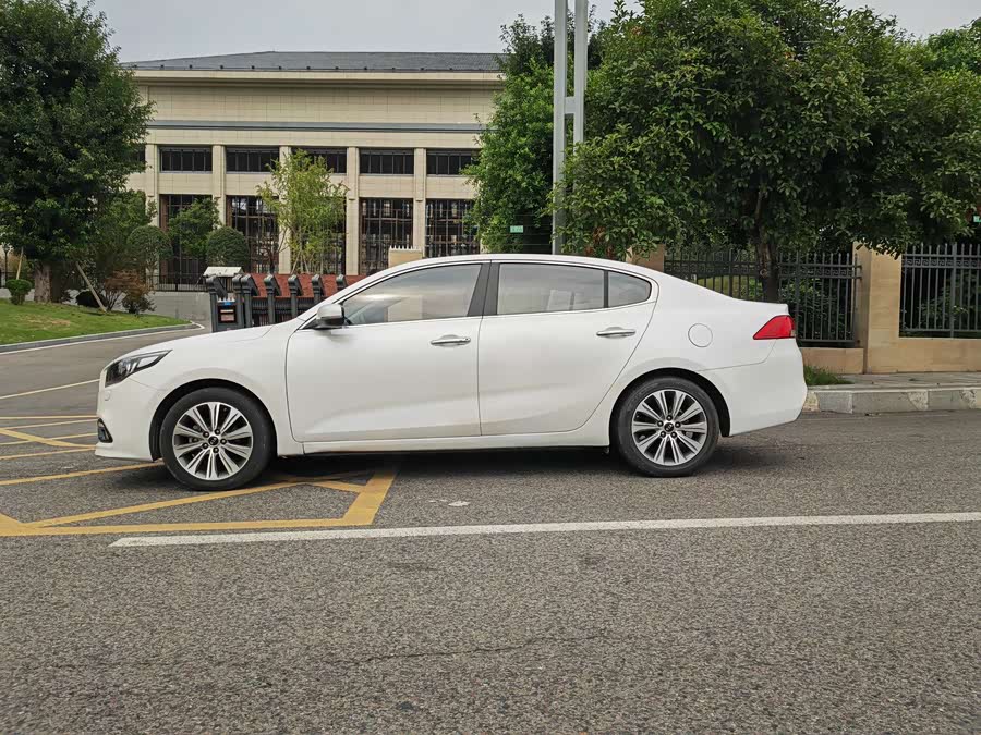 起亚 起亚K4 2015 汽车图片 #15