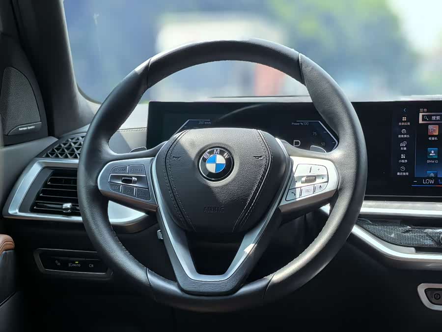 BMW X7 2023 immagine di auto #15