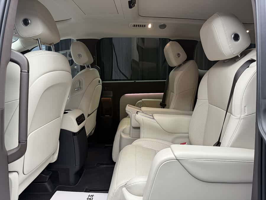 理想汽车 理想MEGA 2024 汽车图片 #15