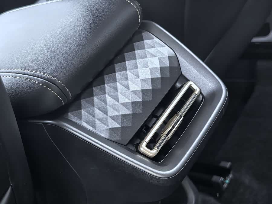 Wuling Xingyun 2023 #15 Wuling Xingyun 2023 car image #15