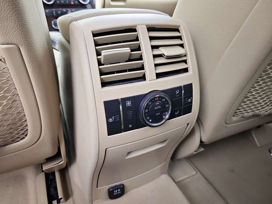 Mercedes-Benz GL Class 2011 car image #15