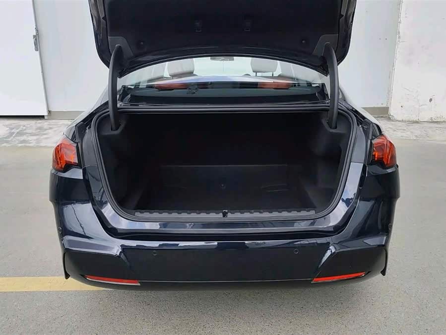 BMW 2 Series 2025 immagine di auto #15