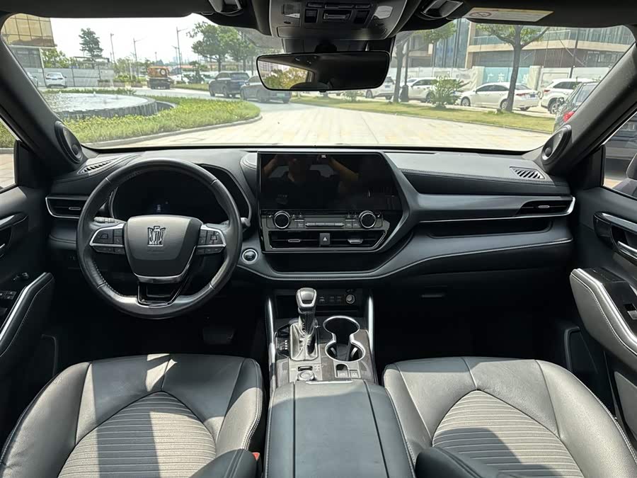 Toyota Crown Kluger 2023 immagine di auto #15
