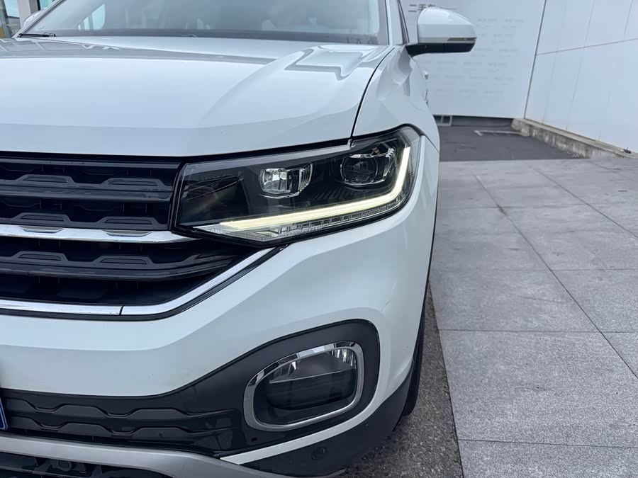 Volkswagen Tacqua 2023 car image #15