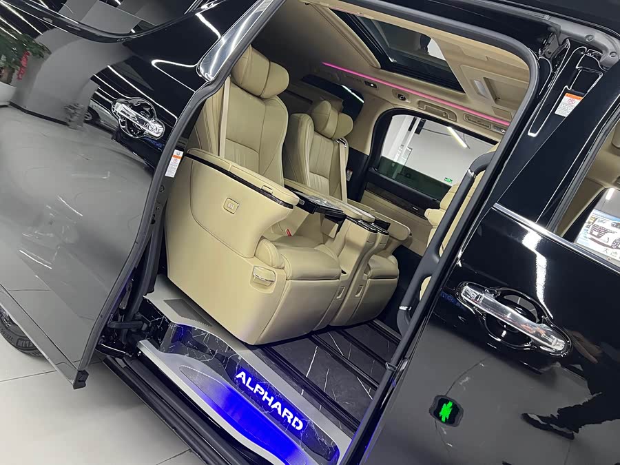 Toyota Alphard 2020 car image #15