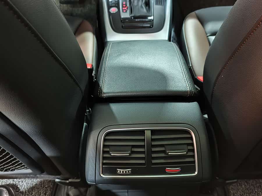 Audi Q5 2018 car image #15