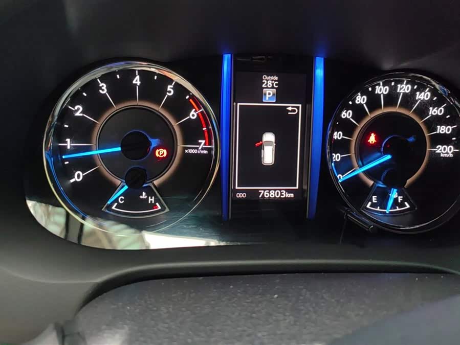 Toyota Fortuner 2018 immagine di auto #15