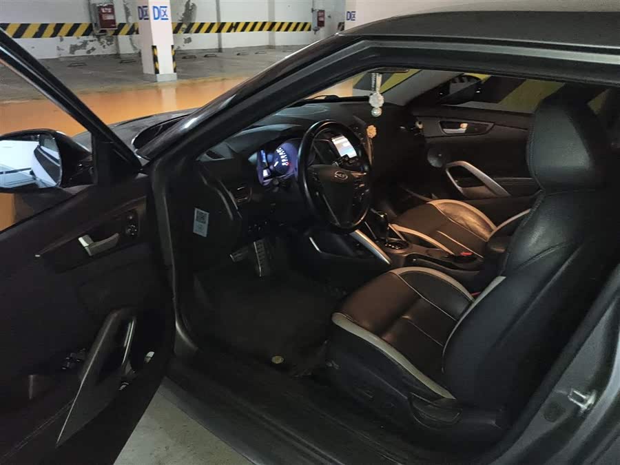 Hyundai Veloster 2014 immagine di auto #15