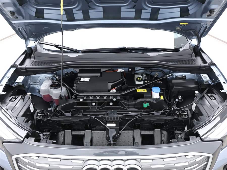 Audi Q4 e-tron 2024 صورة سيارة #15