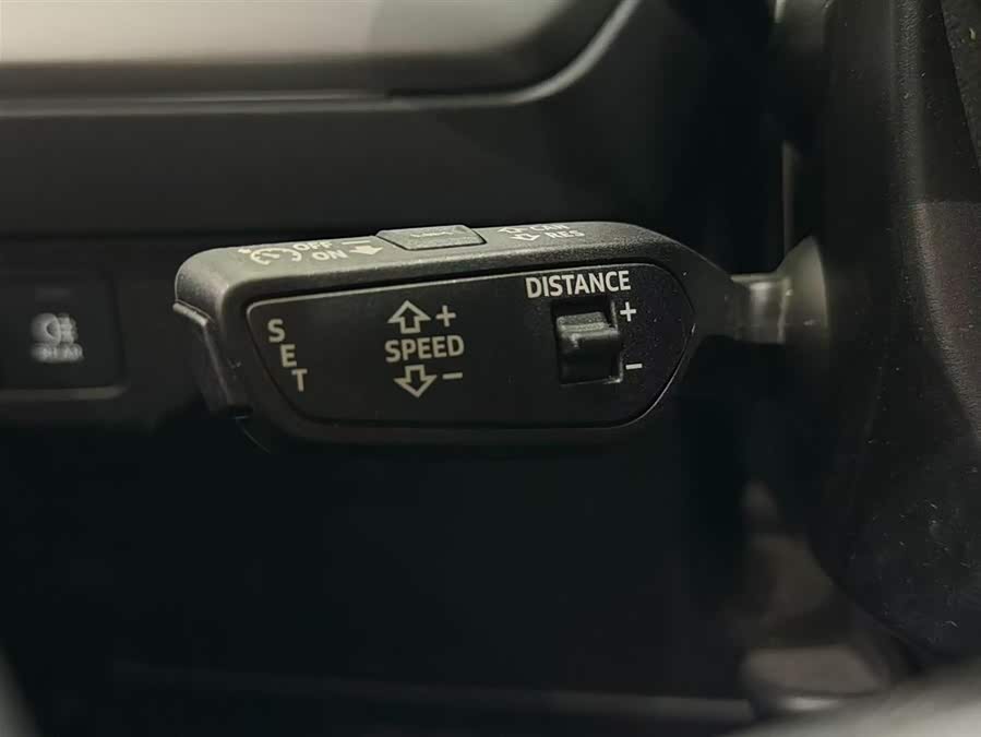 Audi Q4 e-tron 2024 immagine di auto #15