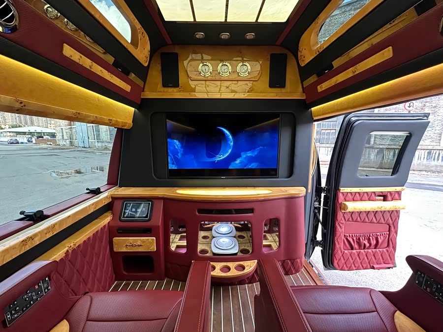 Ford E350 2016 car image #15